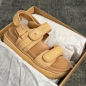 Cushionaire Platform Sandals